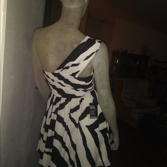 Dress! - Picture 2 of 2